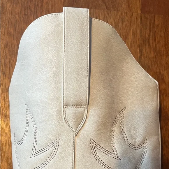 New White Western-Style Women's Boots - Picture 7 of 16